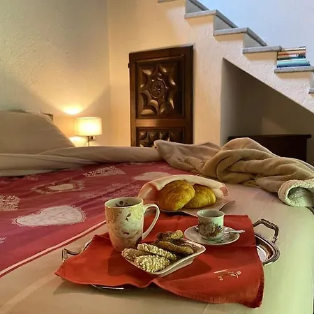 Alpstuga Relais - Fiore Di Bosco - Mont Blanc - Italia *