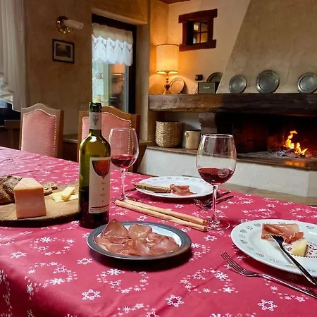 Relais - Fiore Di Bosco - Mont Blanc - Italia Alpstuga Courmayeur